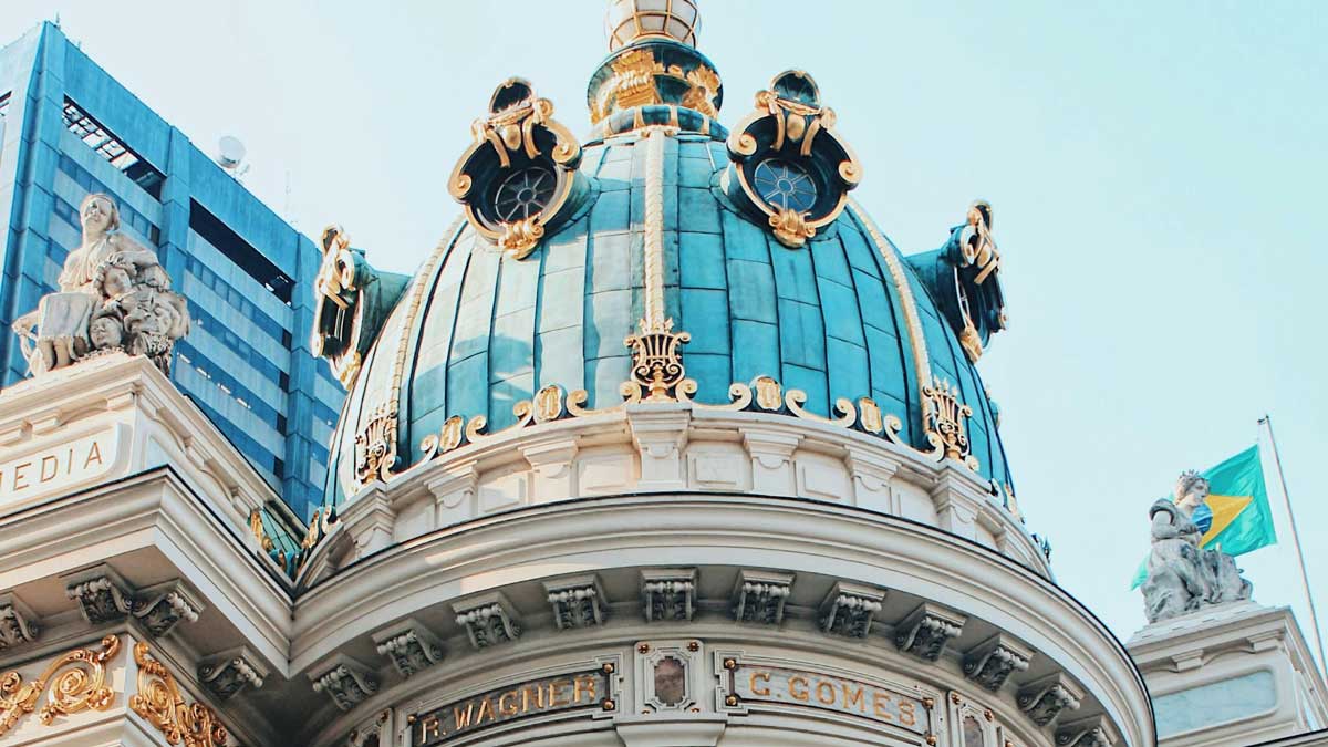 На фото: Городской театр Рио-де-Жанейро, Бразилия