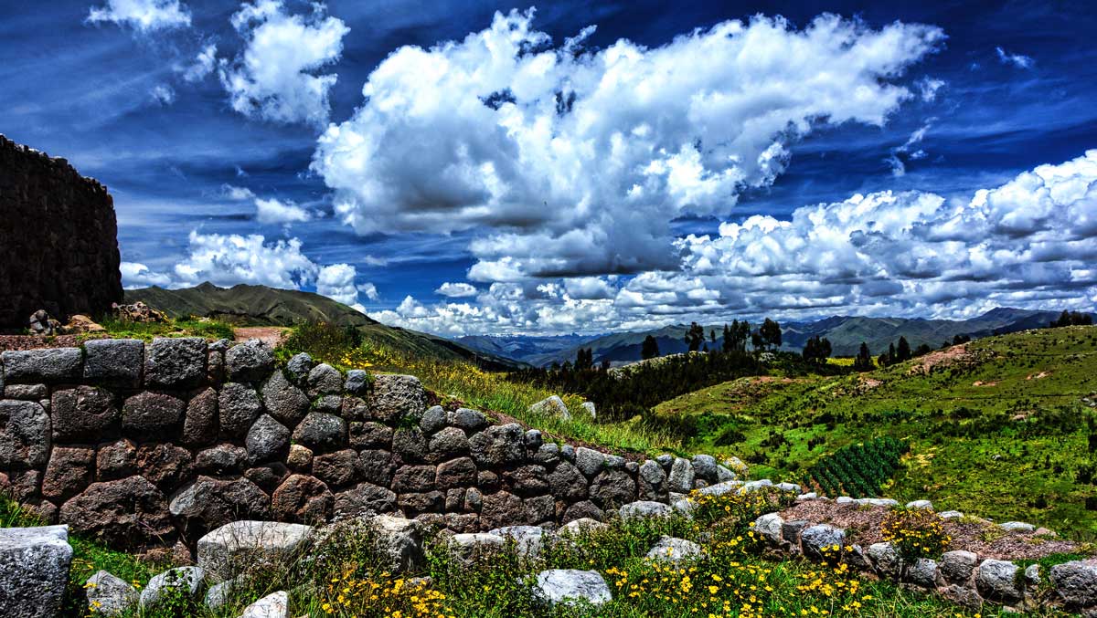 На фото: развалины доколумбовой эпохи Пука Пукара, Перу