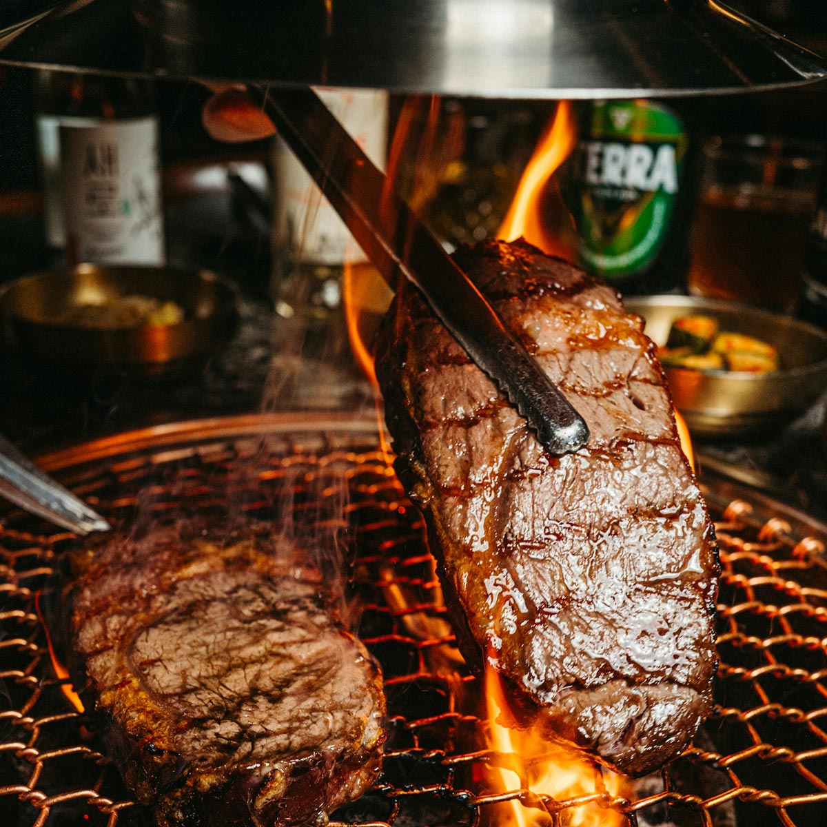 На фото: бифшекс